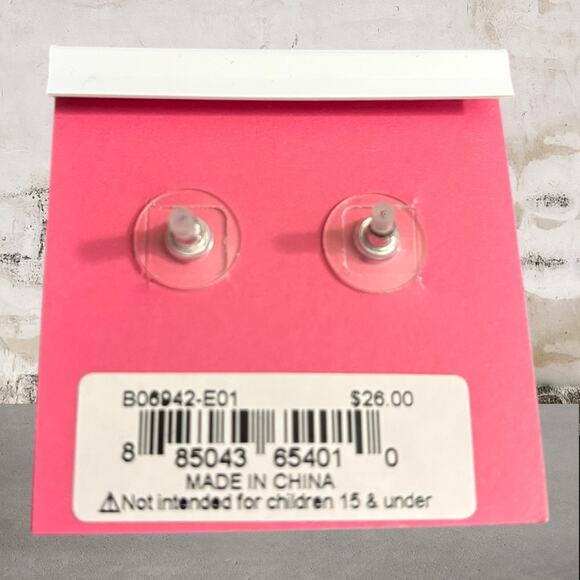 Betsy Johnson NWT Pave Heart Sparkling Earrings - Picture 2 of 2